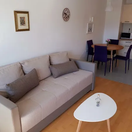 Mariloo Apartment